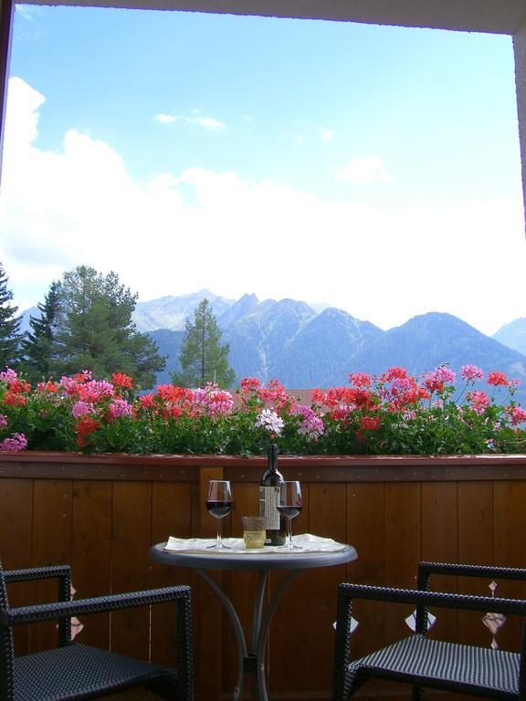Hotel Garni Jaegerheim Serfaus Kamer foto